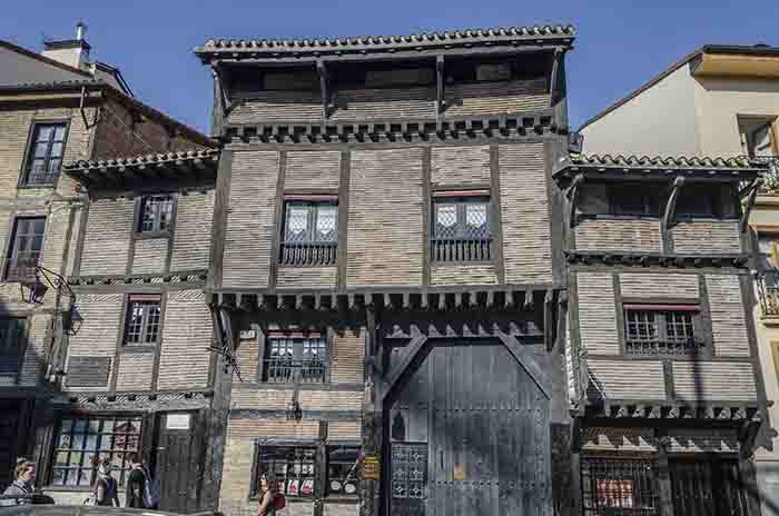 Álava - Vitoria-Gasteiz 38 - El Portalon.jpg